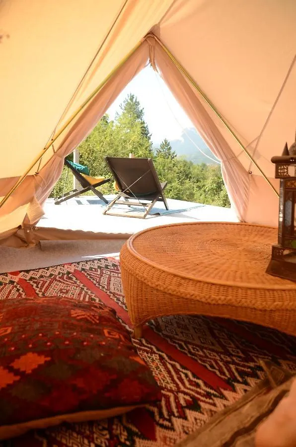 Ecolodge De La Ferme Du Chant De Cailloux Die